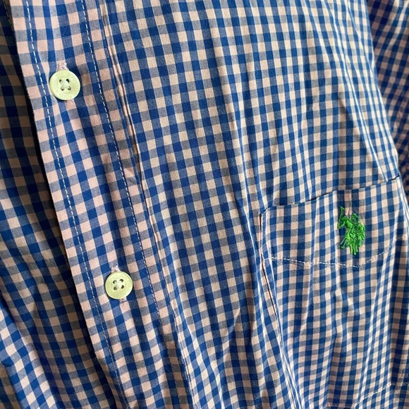 Men’s polo short sleeve button down - Picture 2 of 3